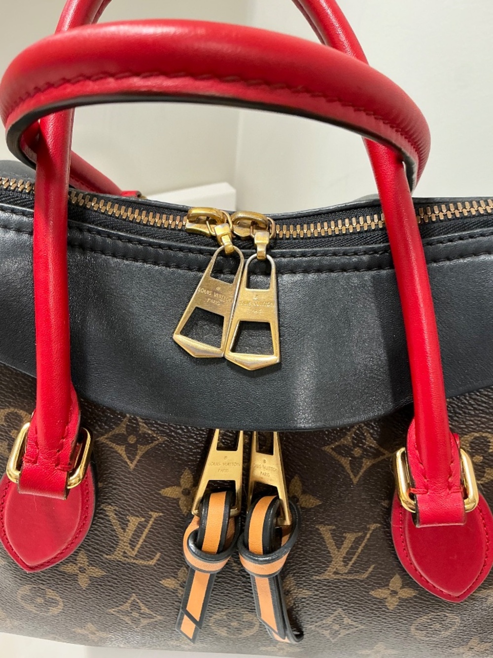 Louis Vuitton Authentic Tuileries Handbag - Picture 3 of 11